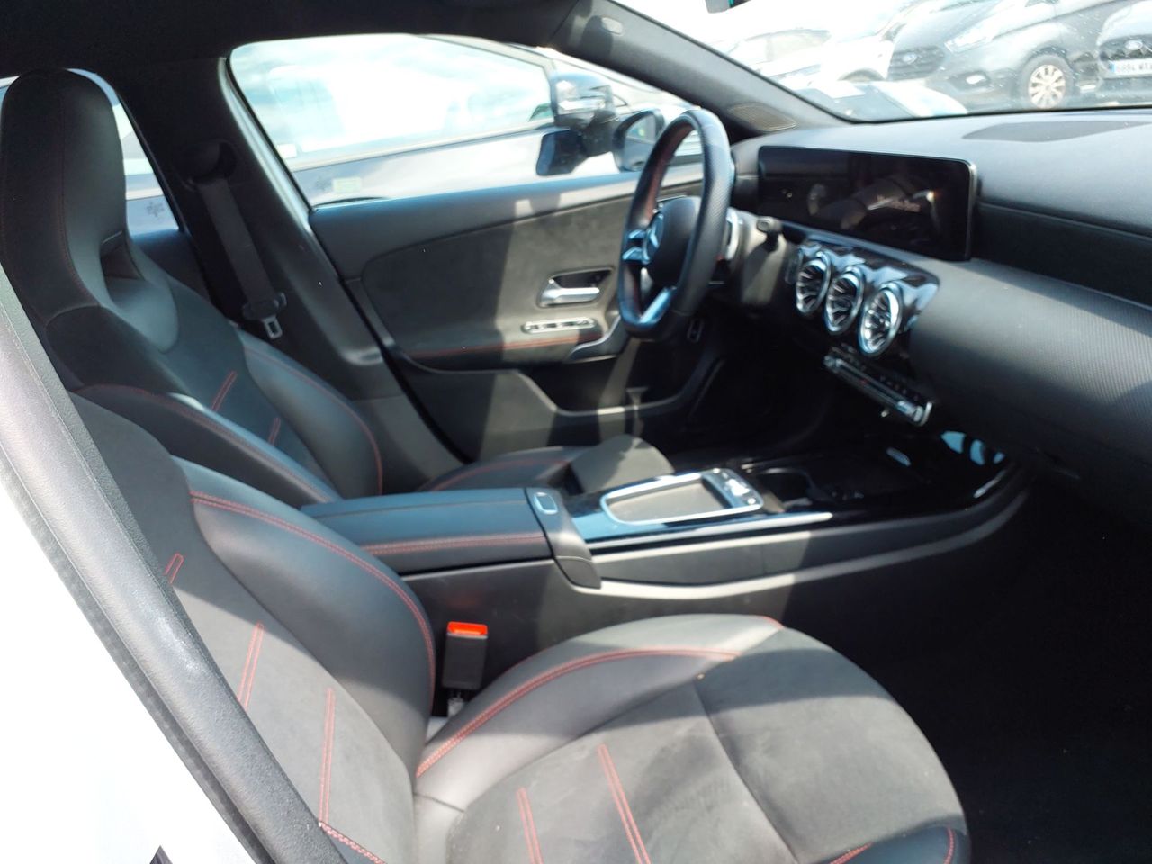 mercedes clase a 2023 / foto grande (3)