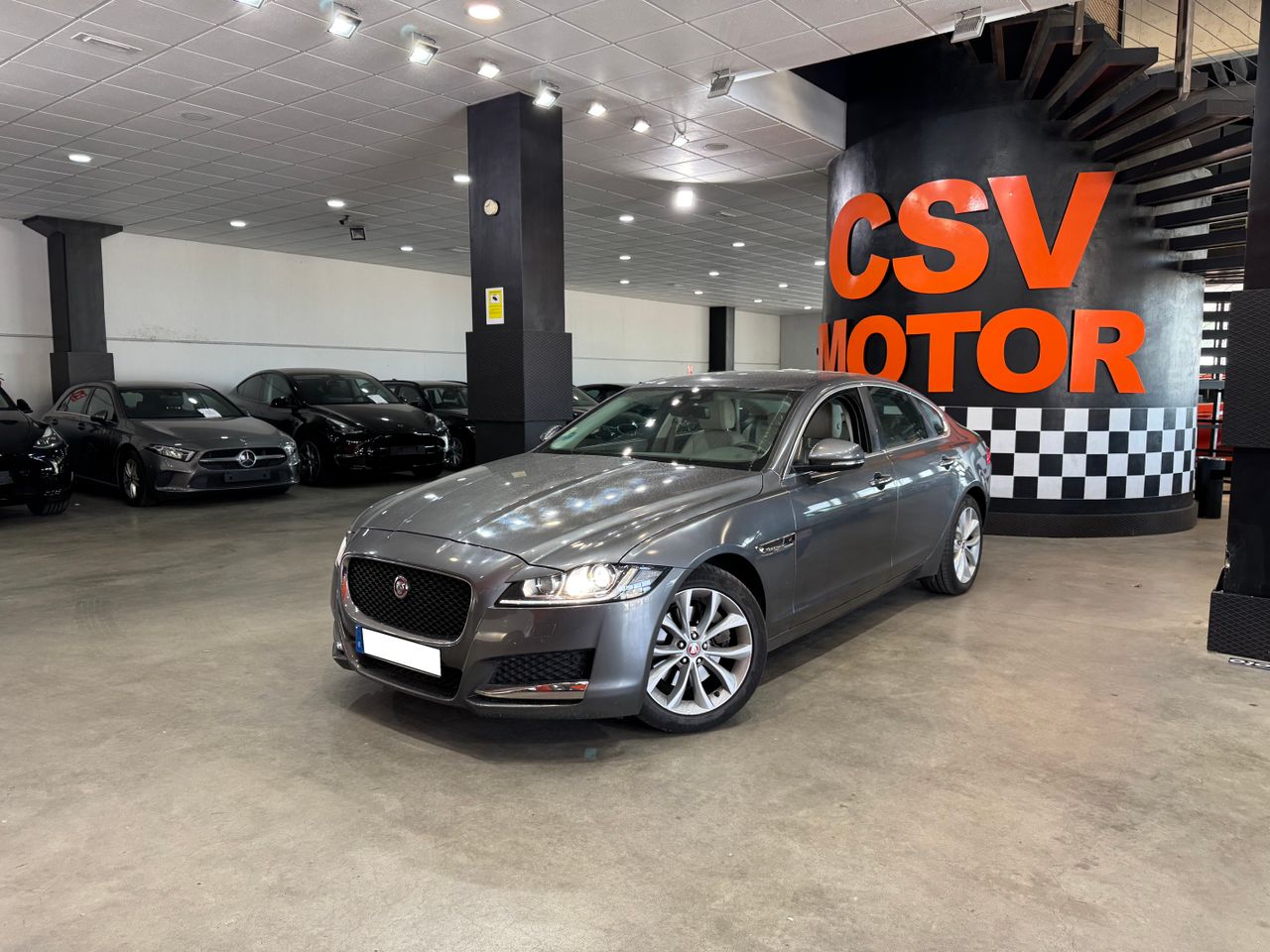 jaguar xf 2017 / foto grande (2)