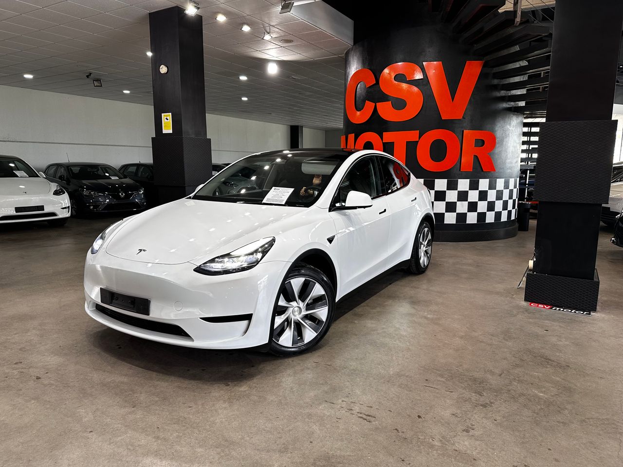 tesla model y 2023 /