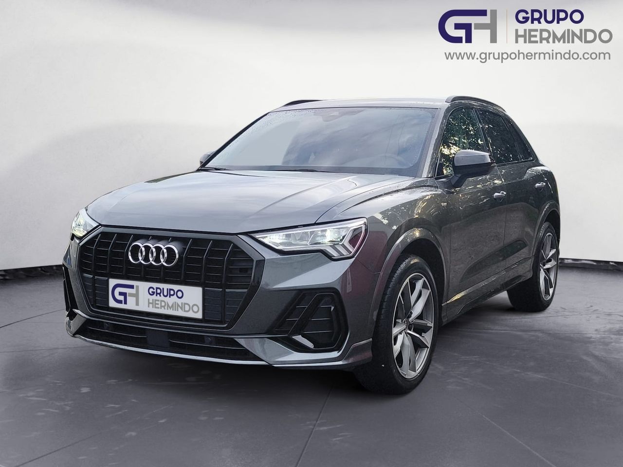 audi q3 2021 /