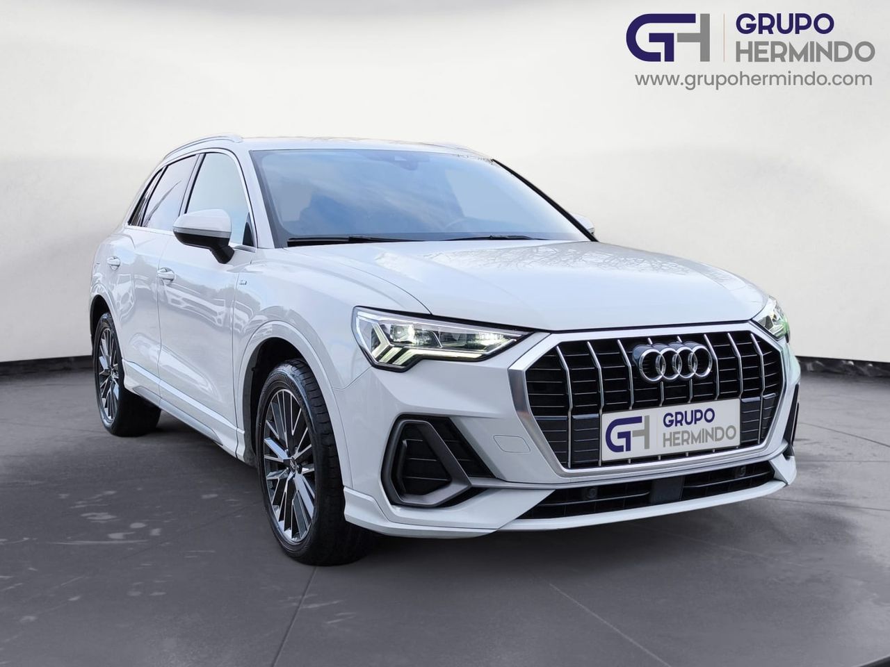 audi q3 2022 /