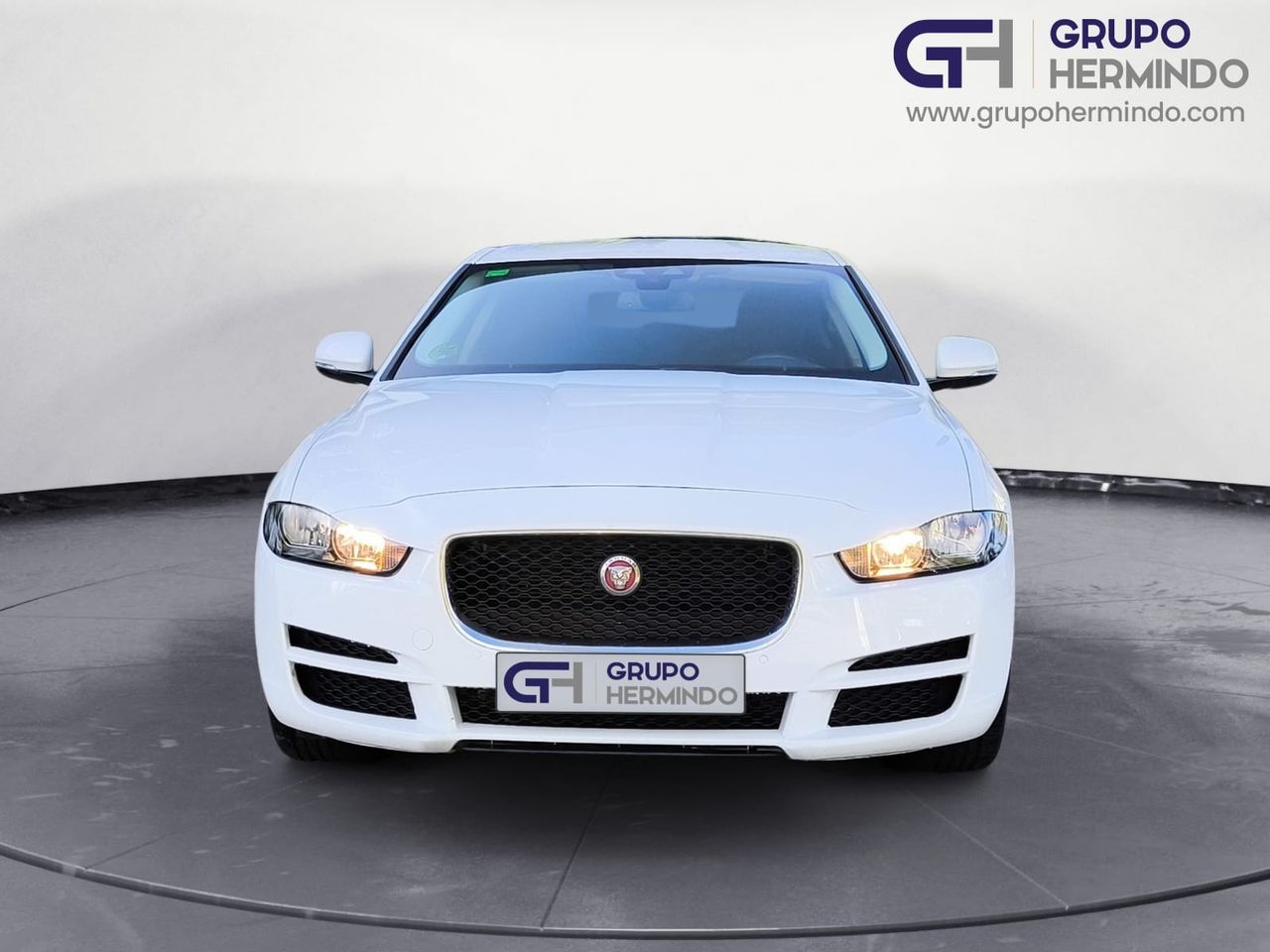 jaguar xe 2017 / foto grande (3)
