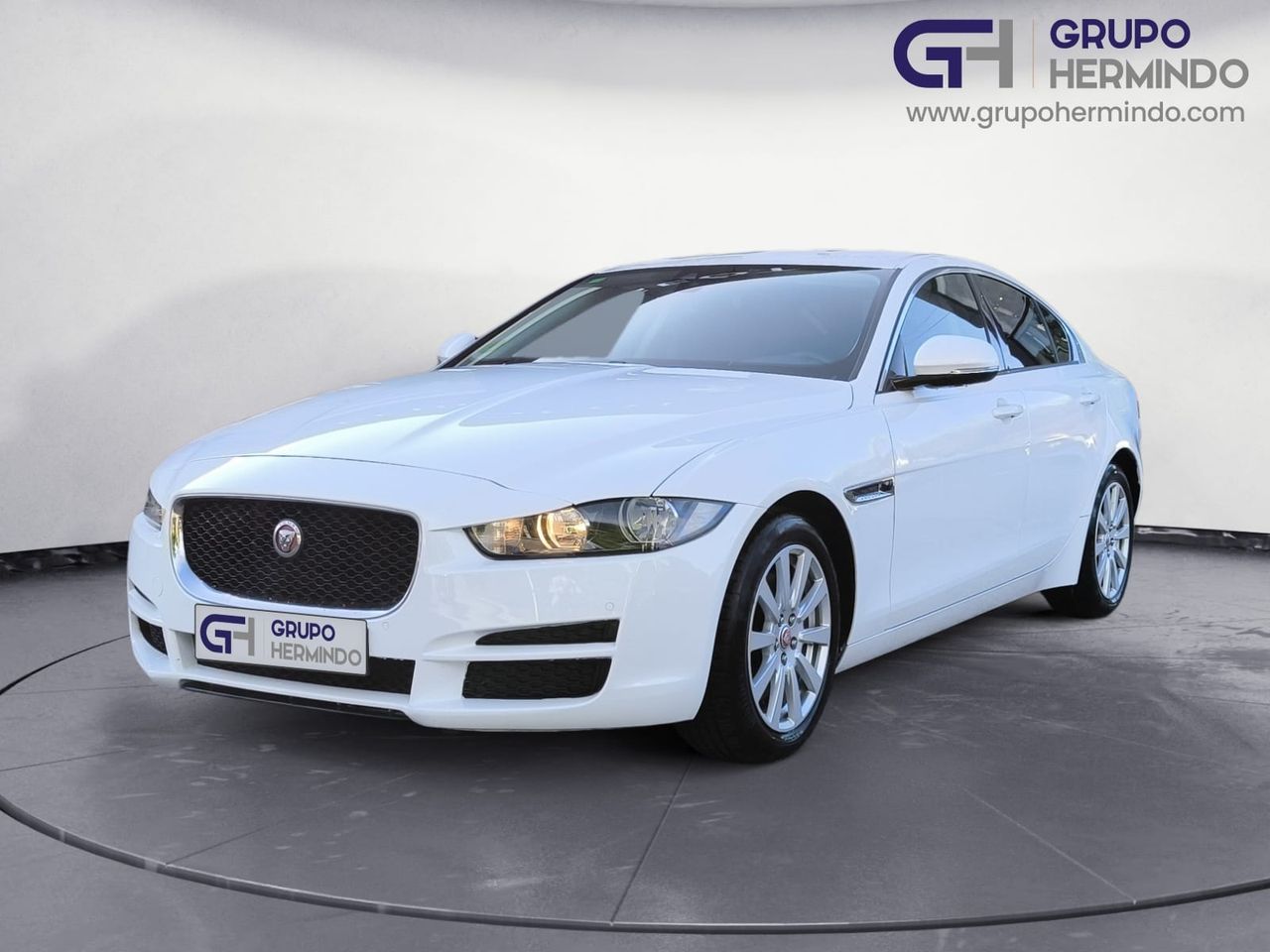 jaguar xe 2017 / foto grande (2)