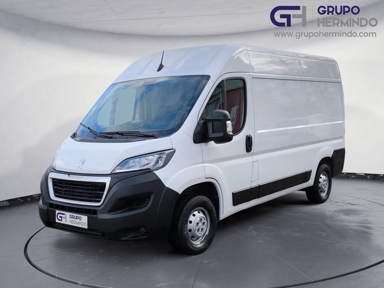 Local comercial distribuido  de segunda mano - peugeot boxer 2021 /