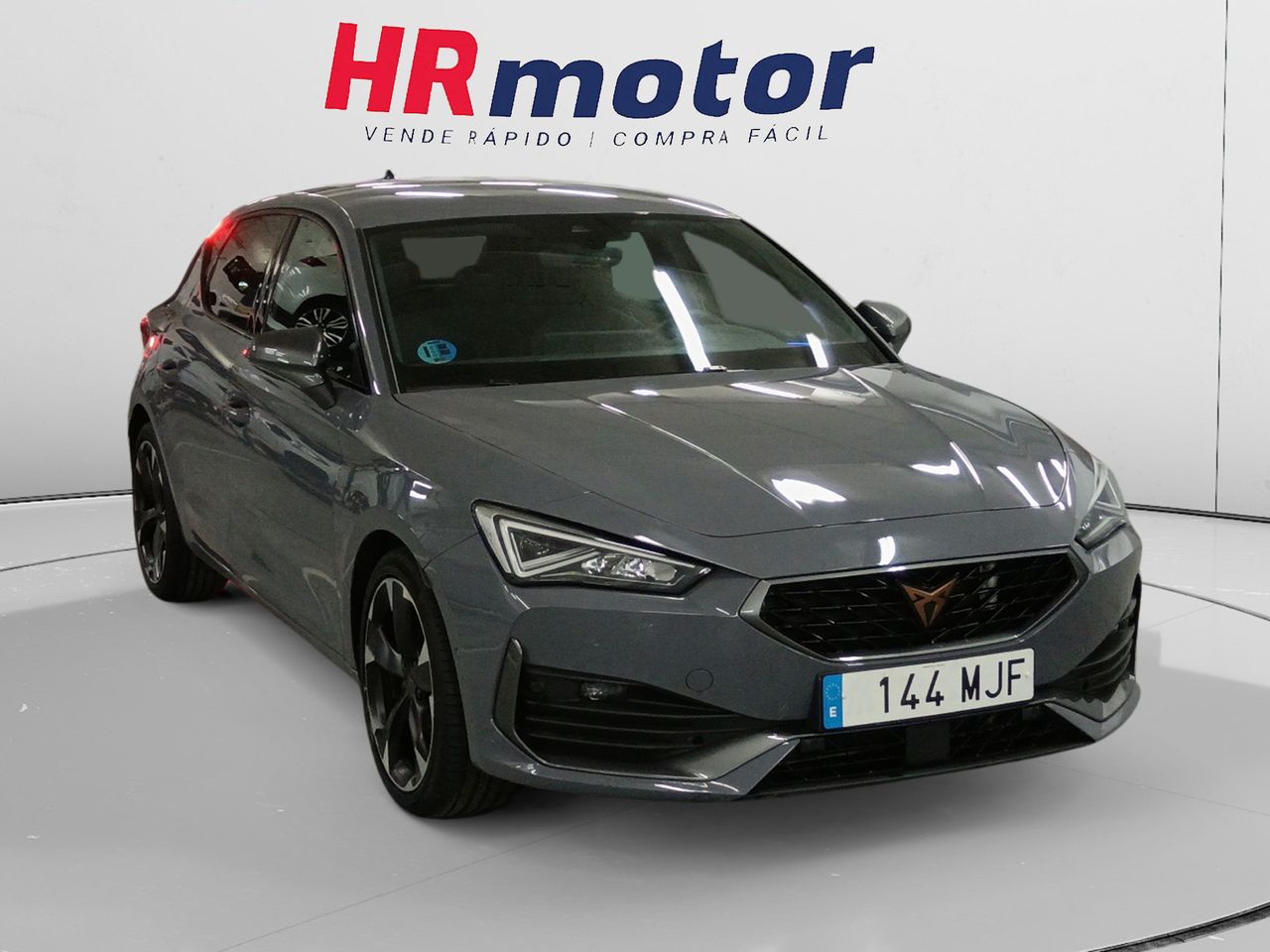 Cargador usb  de segunda mano - cupra león 2023 /