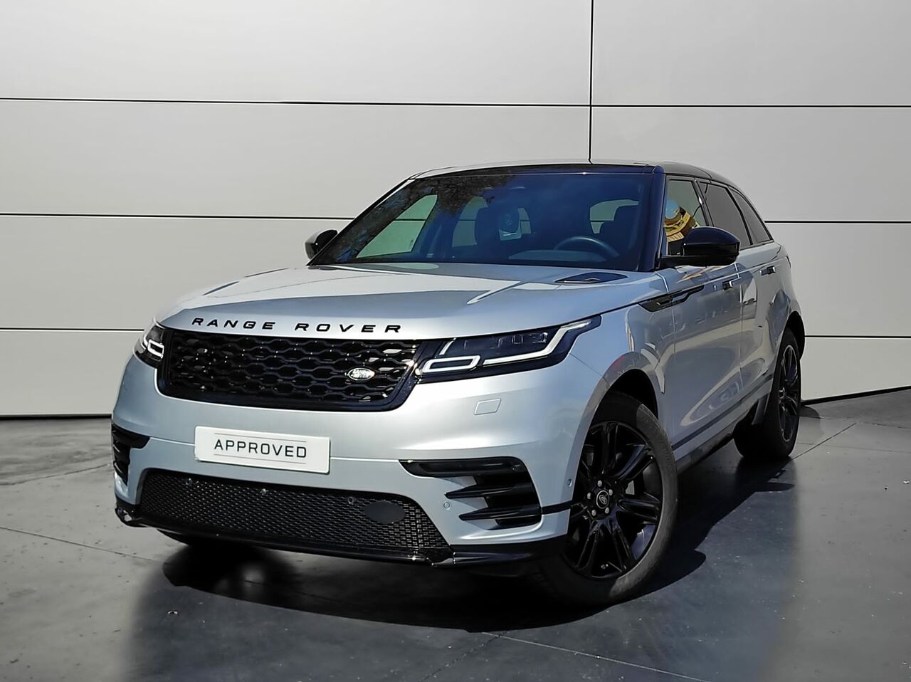 Land Rover Range Rover Velar ocasión segunda mano 2021 Diésel por 77.900€ en Málaga