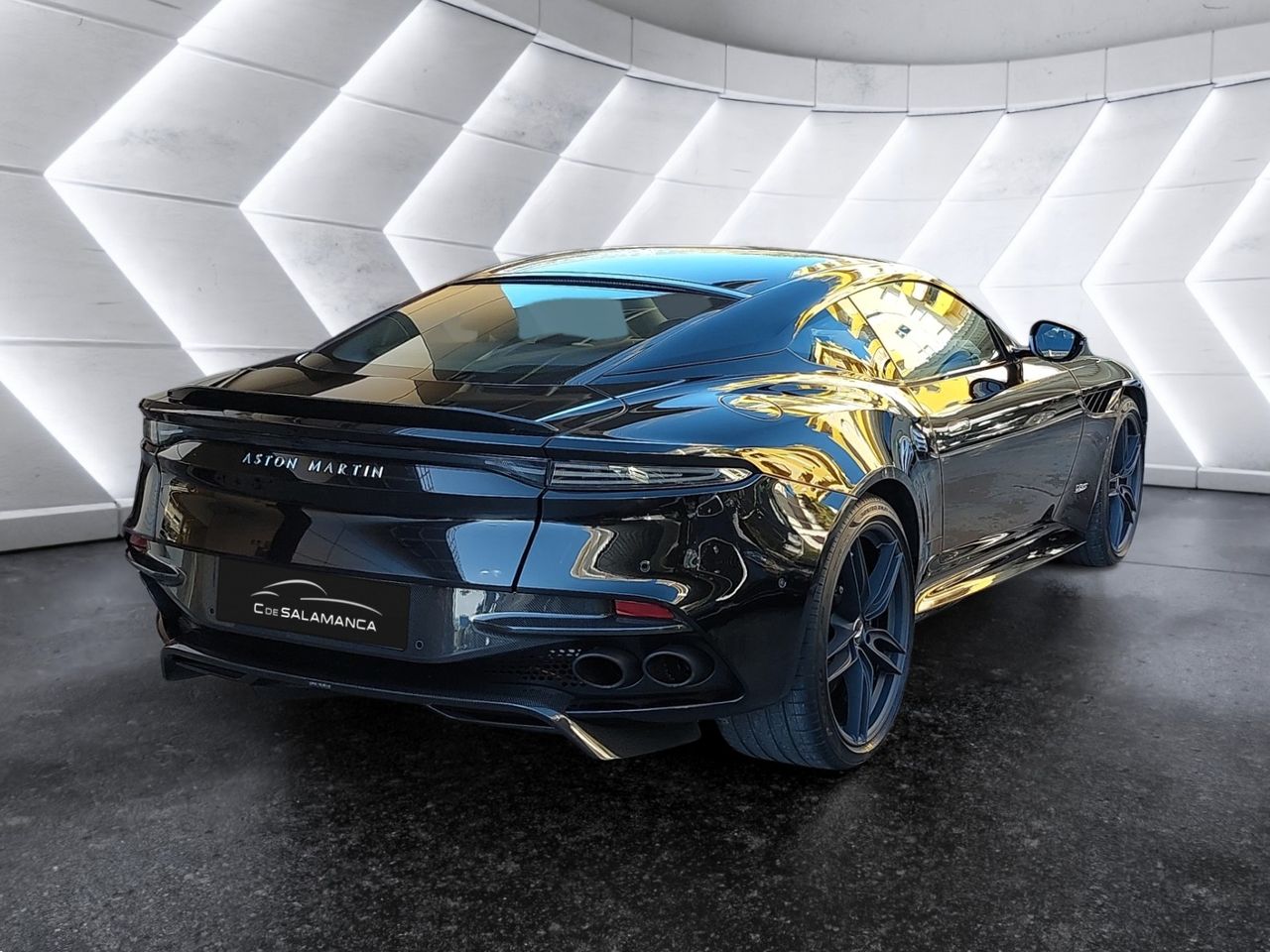 aston martin dbs 2022 / foto grande (3)