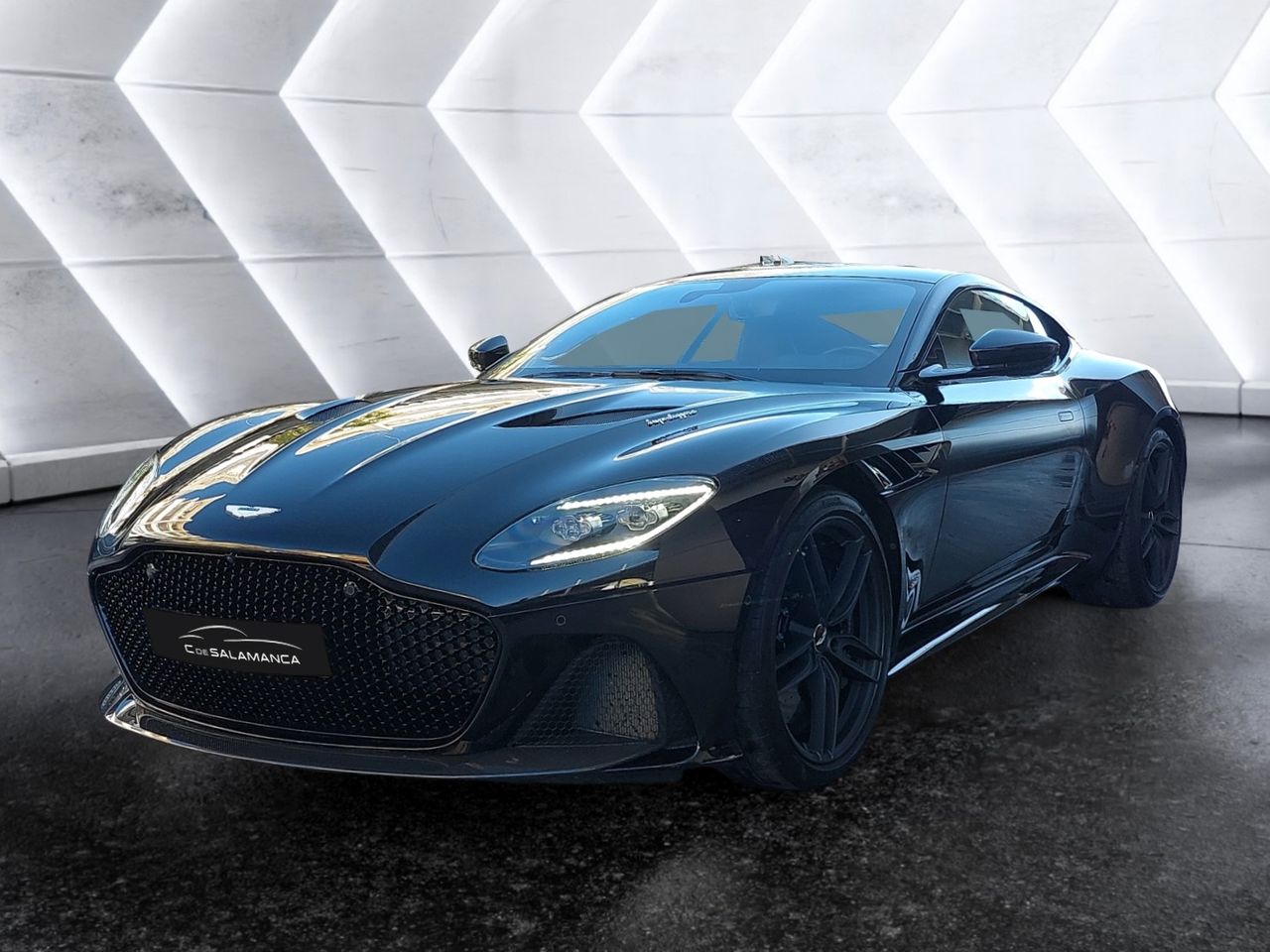 Servicio recogida muebles  de segunda mano - aston martin dbs 2022 /