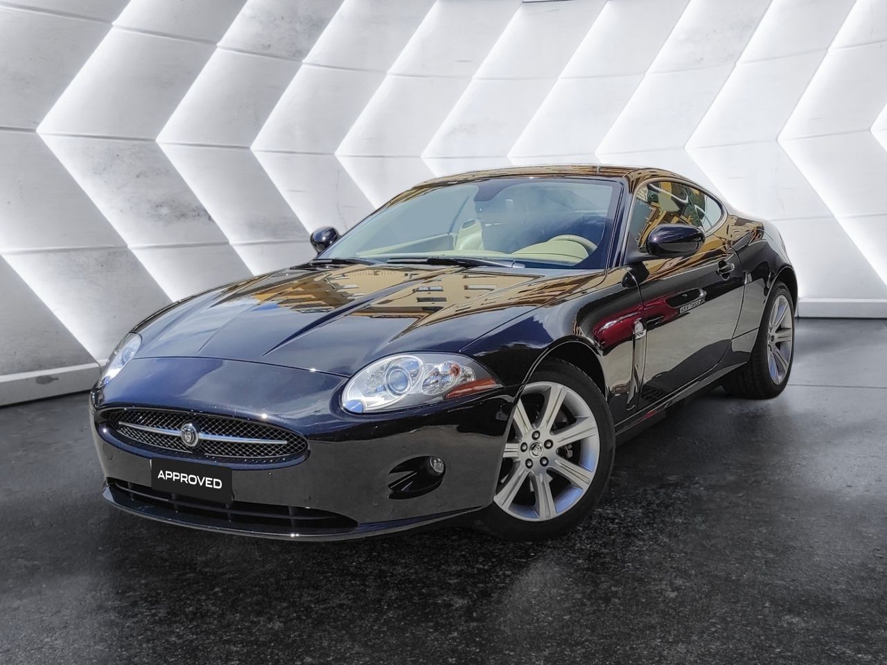 Recogida de enseres usados  de segunda mano - jaguar xk 2009 /