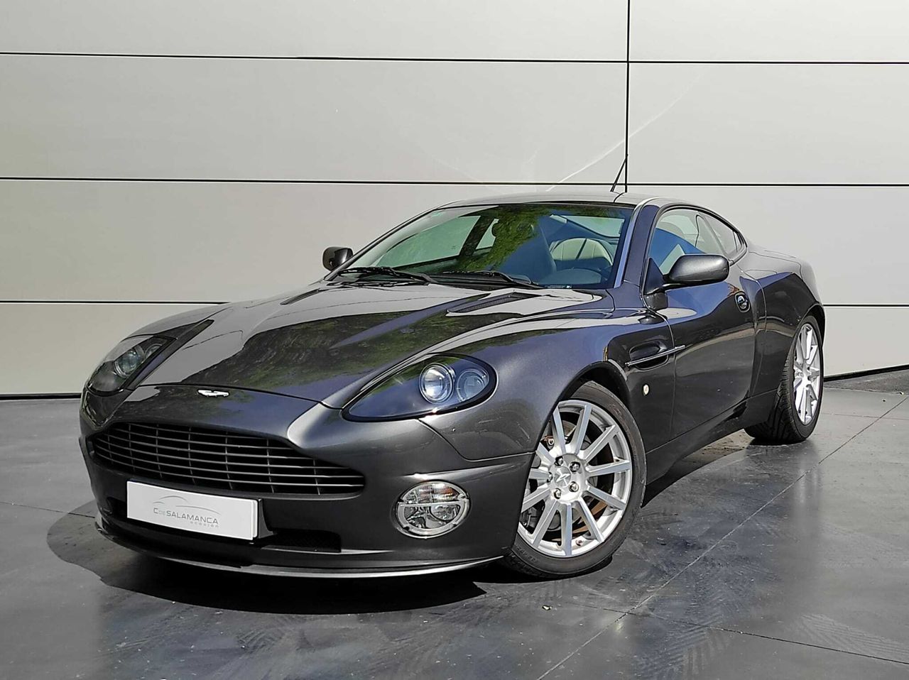 Recogida de enseres usados  de segunda mano - aston martin vanquish 2005 /